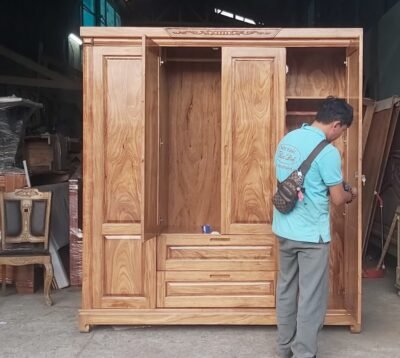 Tủ quần áo gỗ tự nhiên tại TPHCM
